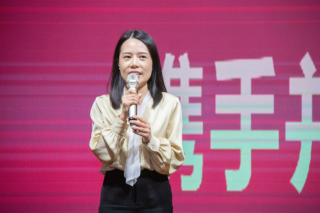 博思花藝婚慶教育，婚慶培訓(xùn)，花藝培訓(xùn)，插花培訓(xùn)，花藝師培訓(xùn)，主持人培訓(xùn)，商務(wù)主持人培訓(xùn)，花店運(yùn)營(yíng)培訓(xùn)，花店全系統(tǒng)營(yíng)銷，小白開花店，小白學(xué)主持，金璽棠婚慶酒店，金璽棠總部，鄭州金麻雀教育科技有限公司