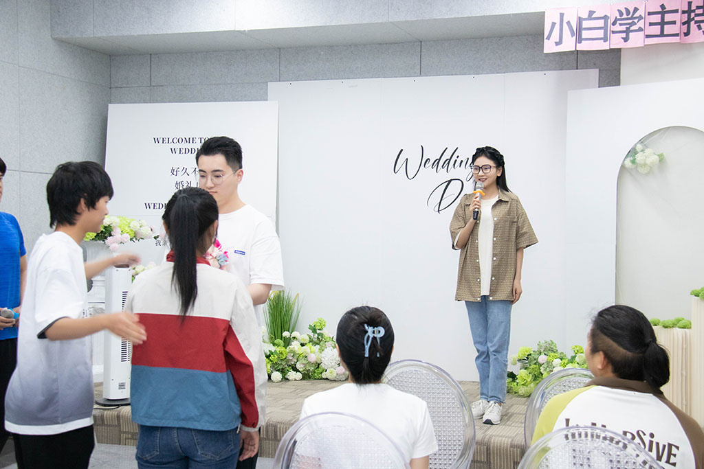 博思花藝婚慶教育，婚慶培訓，花藝培訓，插花培訓，花藝師培訓，主持人培訓，商務主持人培訓，花店運營培訓，花店全系統(tǒng)營銷，小白開花店，小白學主持，金璽棠婚慶酒店，金璽棠總部，鄭州金麻雀教育科技有限公司