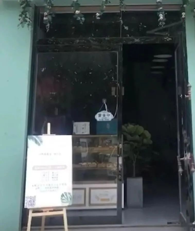 博思花藝婚慶教育，婚慶培訓，花藝培訓，插花培訓，花藝師培訓，主持人培訓，商務主持人培訓，花店運營培訓，花店全系統(tǒng)營銷，小白開花店，小白學主持，金璽棠婚慶酒店，金璽棠總部，鄭州金麻雀教育科技有限公司