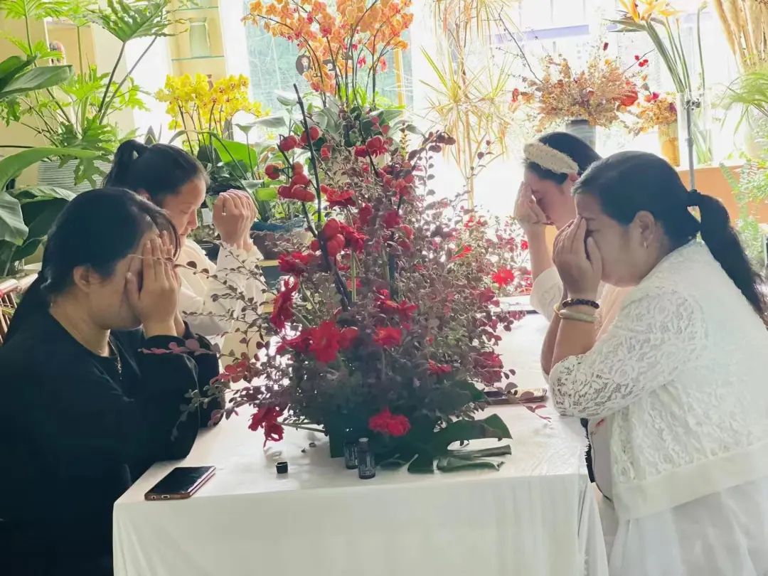 博思花藝婚慶教育，婚慶培訓(xùn)，花藝培訓(xùn)，插花培訓(xùn)，花藝師培訓(xùn)，主持人培訓(xùn)，商務(wù)主持人培訓(xùn)，花店運營培訓(xùn)，花店全系統(tǒng)營銷，小白開花店，小白學(xué)主持，金璽棠婚慶酒店，金璽棠總部，鄭州金麻雀教育科技有限公司