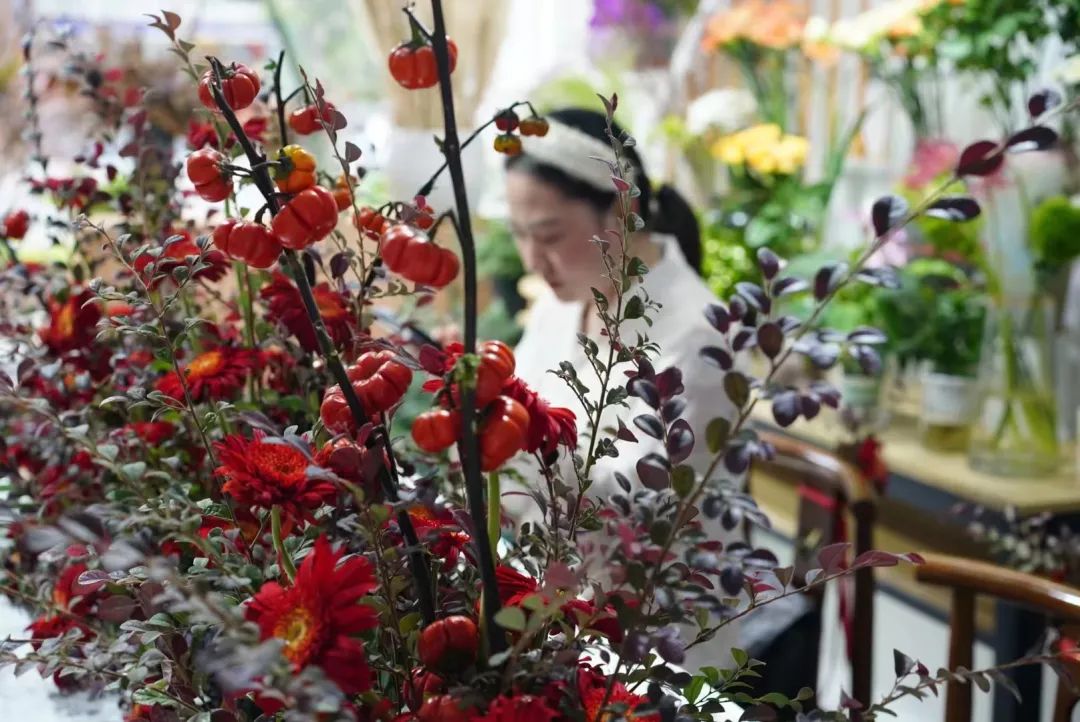 博思花藝婚慶教育，婚慶培訓(xùn)，花藝培訓(xùn)，插花培訓(xùn)，花藝師培訓(xùn)，主持人培訓(xùn)，商務(wù)主持人培訓(xùn)，花店運營培訓(xùn)，花店全系統(tǒng)營銷，小白開花店，小白學(xué)主持，金璽棠婚慶酒店，金璽棠總部，鄭州金麻雀教育科技有限公司