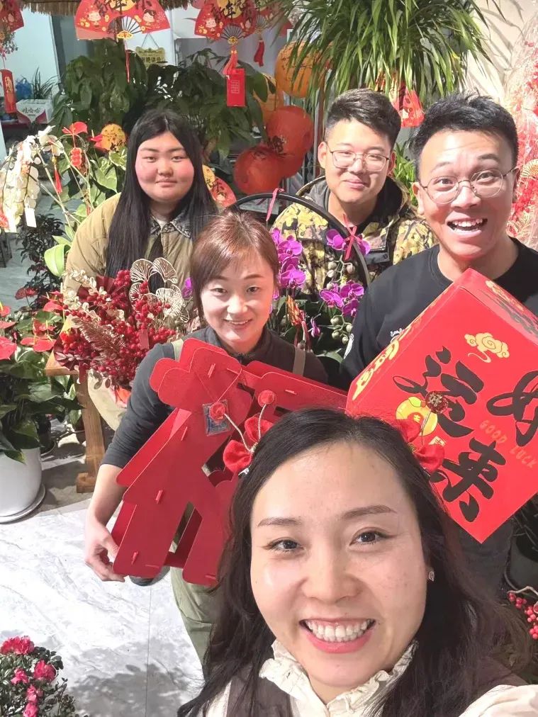 博思花藝婚慶教育，婚慶培訓，花藝培訓，插花培訓，花藝師培訓，主持人培訓，商務(wù)主持人培訓，花店運營培訓，花店全系統(tǒng)營銷，小白開花店，小白學主持，金璽棠婚慶酒店，金璽棠總部，鄭州金麻雀教育科技有限公司